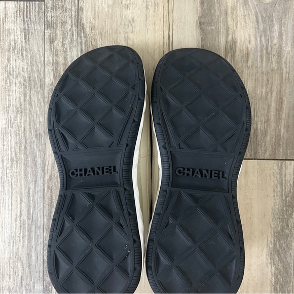 Chanel Fabric and Suede CC Sneakers in Black and White - Picture 7 of 12